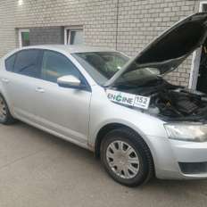 undefined на водородной очистке двигателя Skoda Octavia проходит водородную очистку двигателя