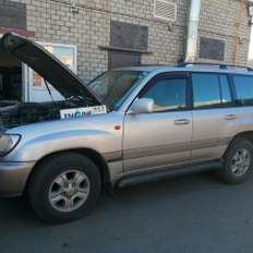 undefined на водородной очистке двигателя Toyota Land Cruiser 100 проходит водородную очистку двигателя